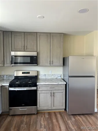 $1,800 | 40850 Village Drive, Big Bear Lake, CA 92315