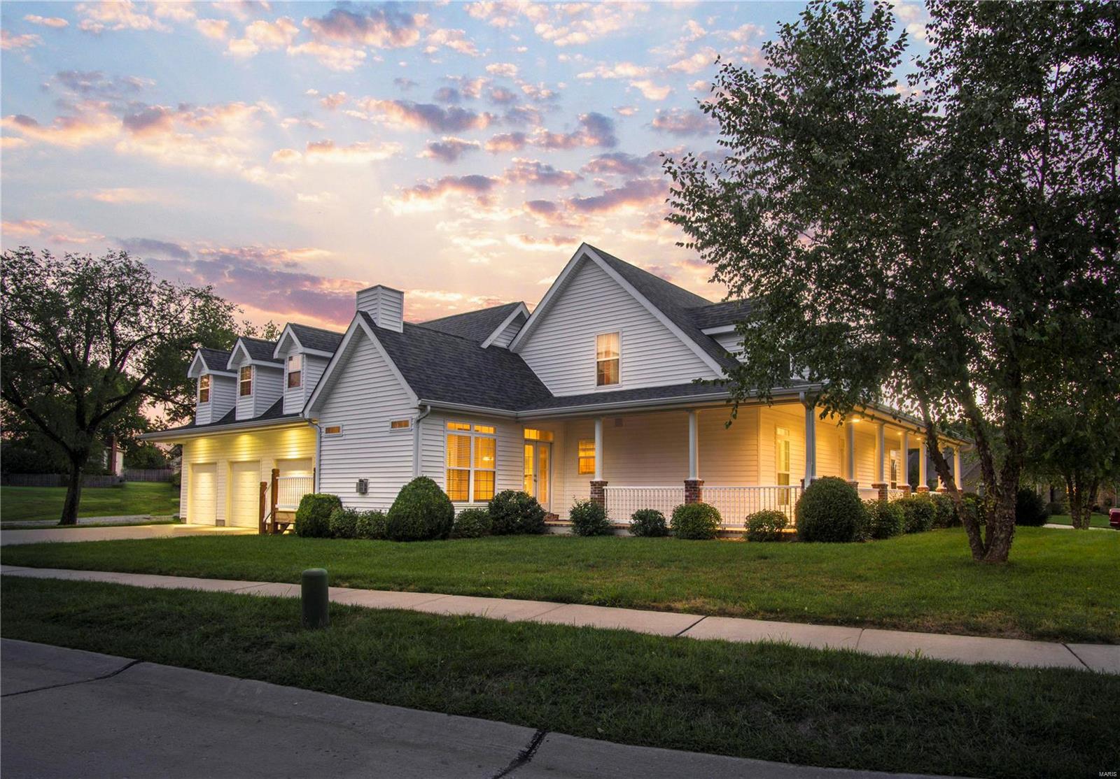 2 Wynnbrook Manor Drive St. Charles, MO 63301 - Photo 3 of 37