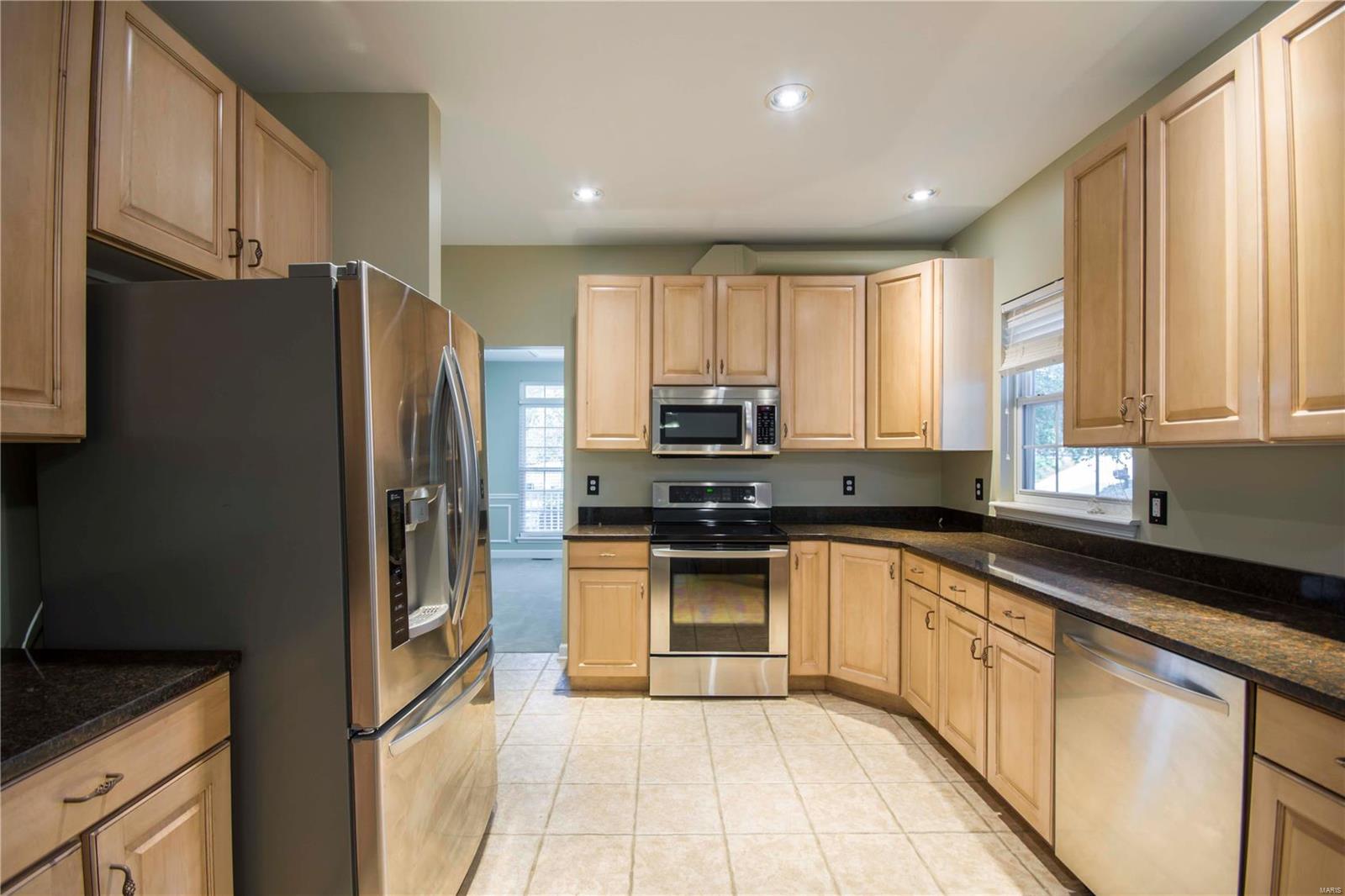 2 Wynnbrook Manor Drive St. Charles, MO 63301 - Photo 10 of 37