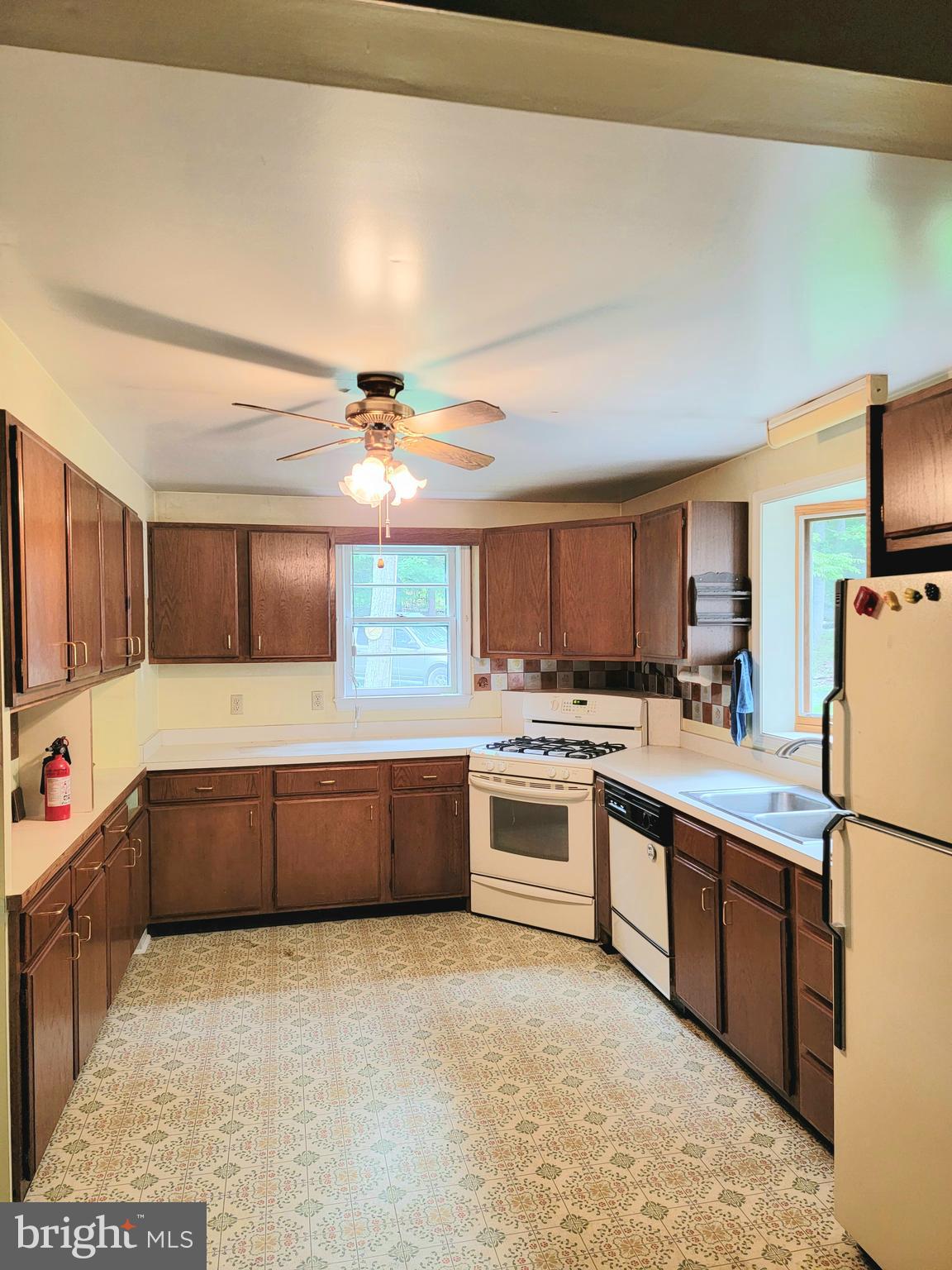335 Thunder Road Front Royal, VA 22630 - Photo 7 of 28 Kitchen