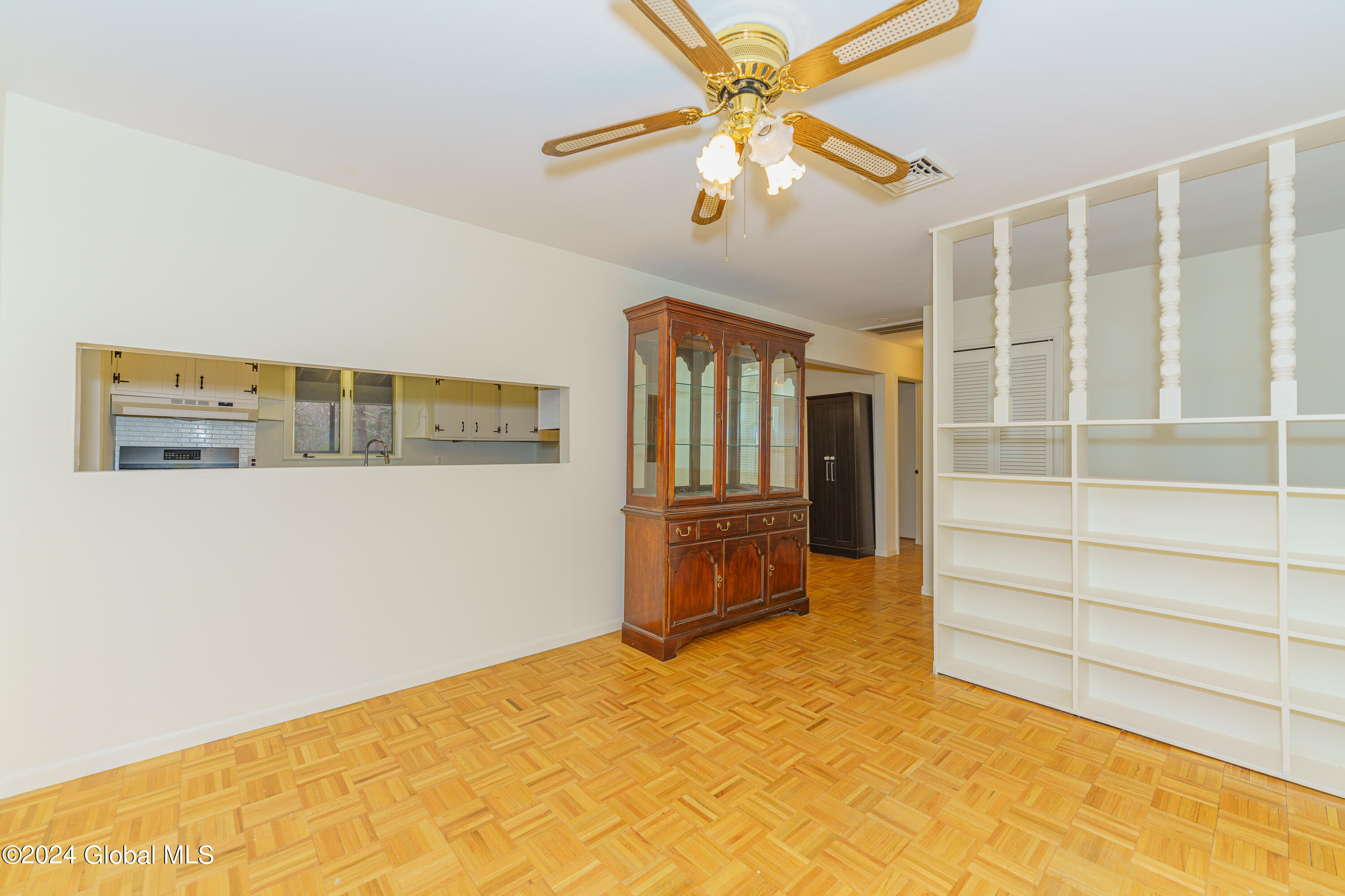 260 Lisha Kill Road Schenectady, NY 12309 - Photo 7 of 47 2 Diningroom 1