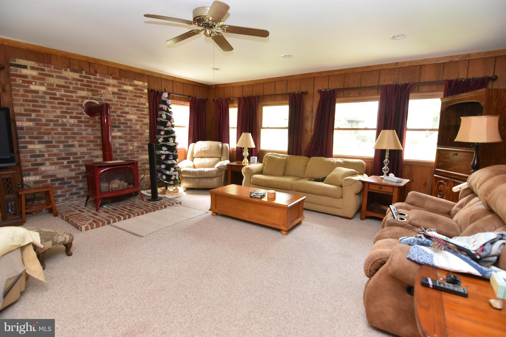 45235 Cove Manor Road California, MD 20619 - Photo 9 of 30 Family room