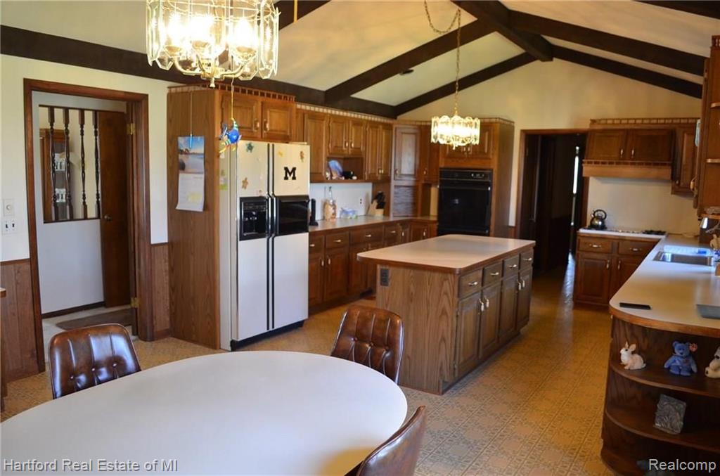 30098 Richmond Road Farmington Hills, MI 48334 - Photo 17 of 61