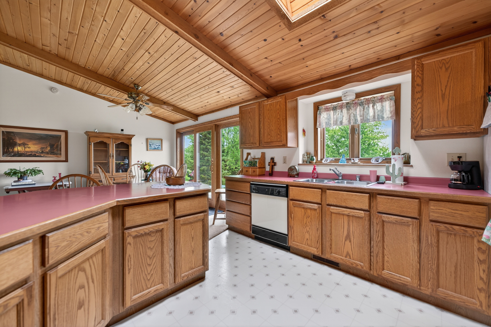 8086 Kane Road Waterman, IL 60556 - Photo 20 of 44
