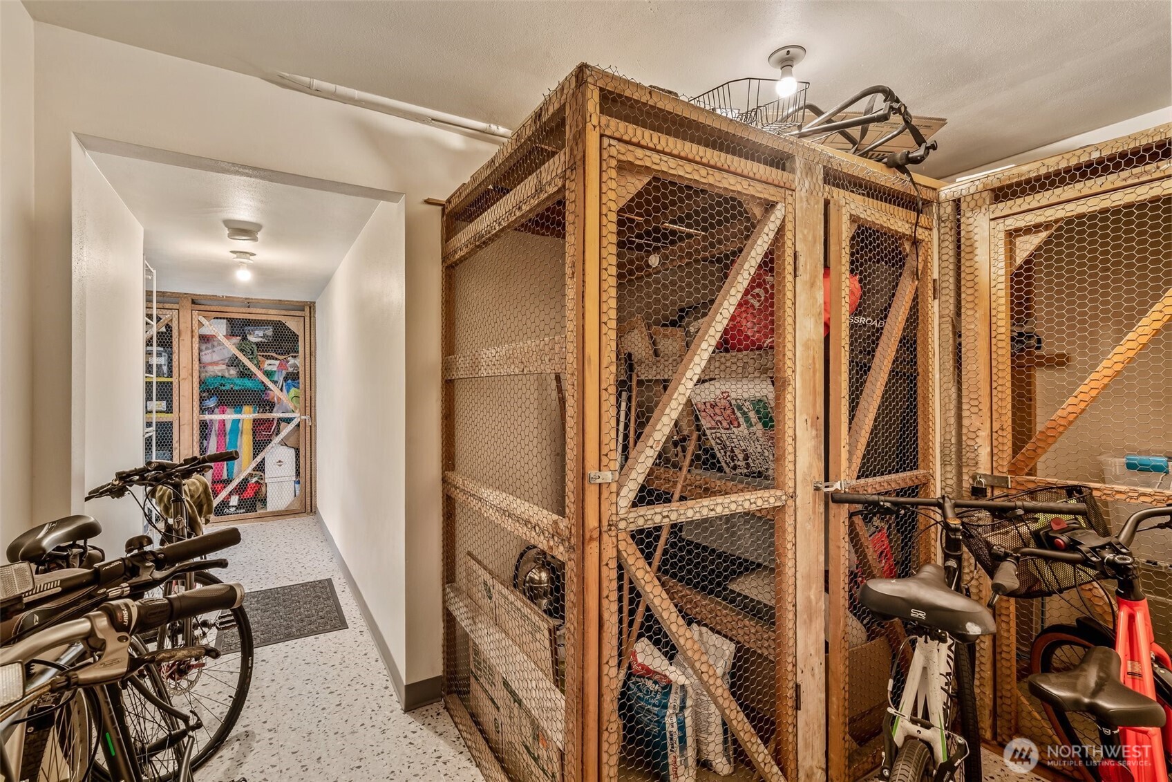 3015 Alki Avenue Southwest Seattle, WA 98116 - Photo 25 of 39