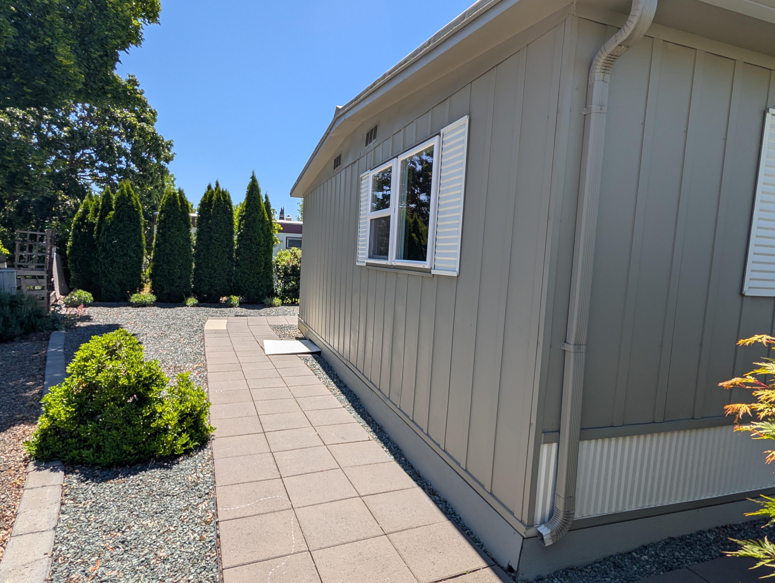 2252 Table Rock Road, Unit SPC 17 Medford, OR 97501 - Photo 13 of 15 Gallery Image 13