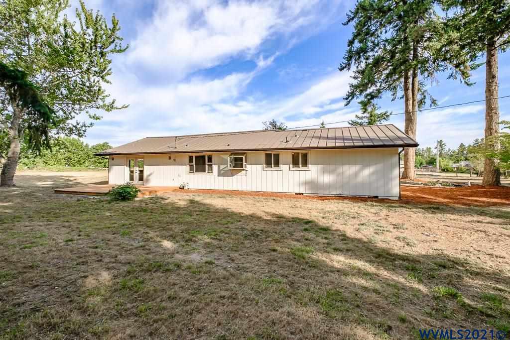 2714 Northwest Gibson Hill Road Albany, OR 97321 - Photo 38 of 41