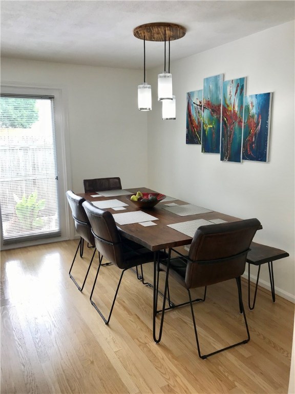 17 Spring Street, Unit B2 Pawtucket, RI 02860 - Photo 23 of 40 Large Eat-In Dining Area...