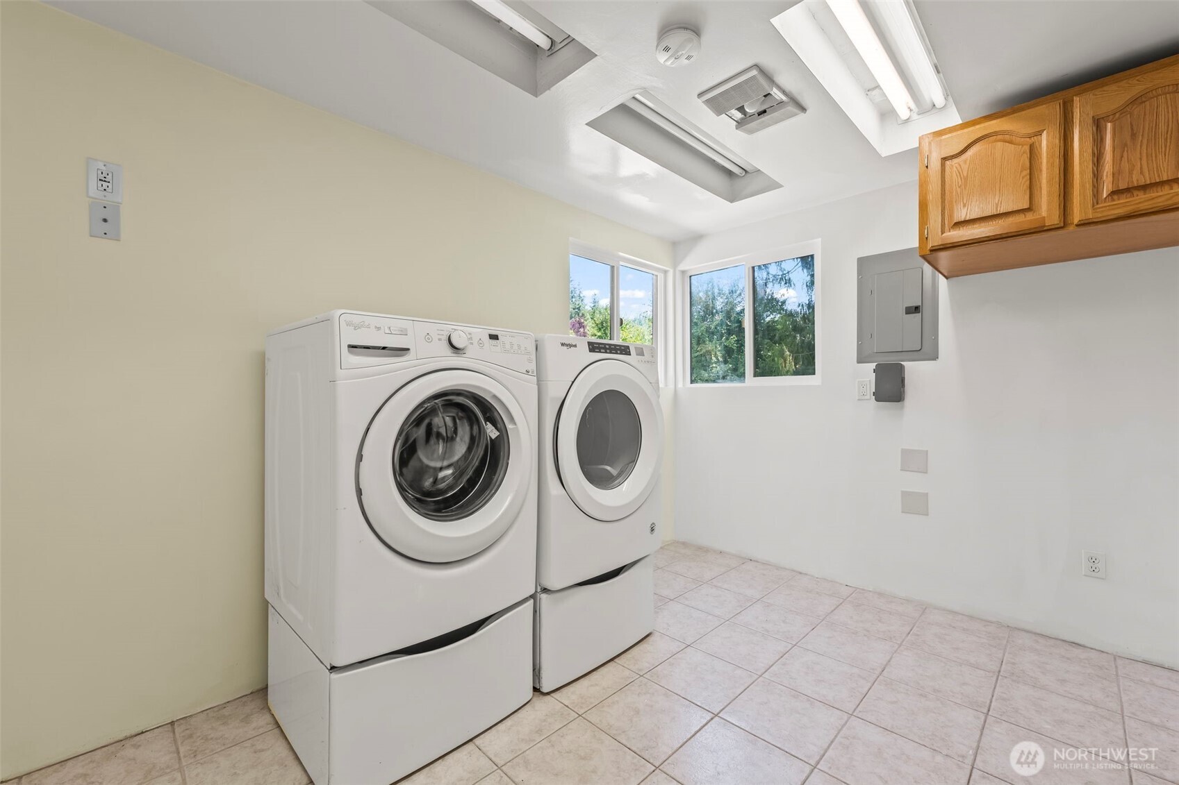 35819 Old Sultan-Startup Road Sultan, WA 98294 - Photo 20 of 40 a utility room with dryer and washer