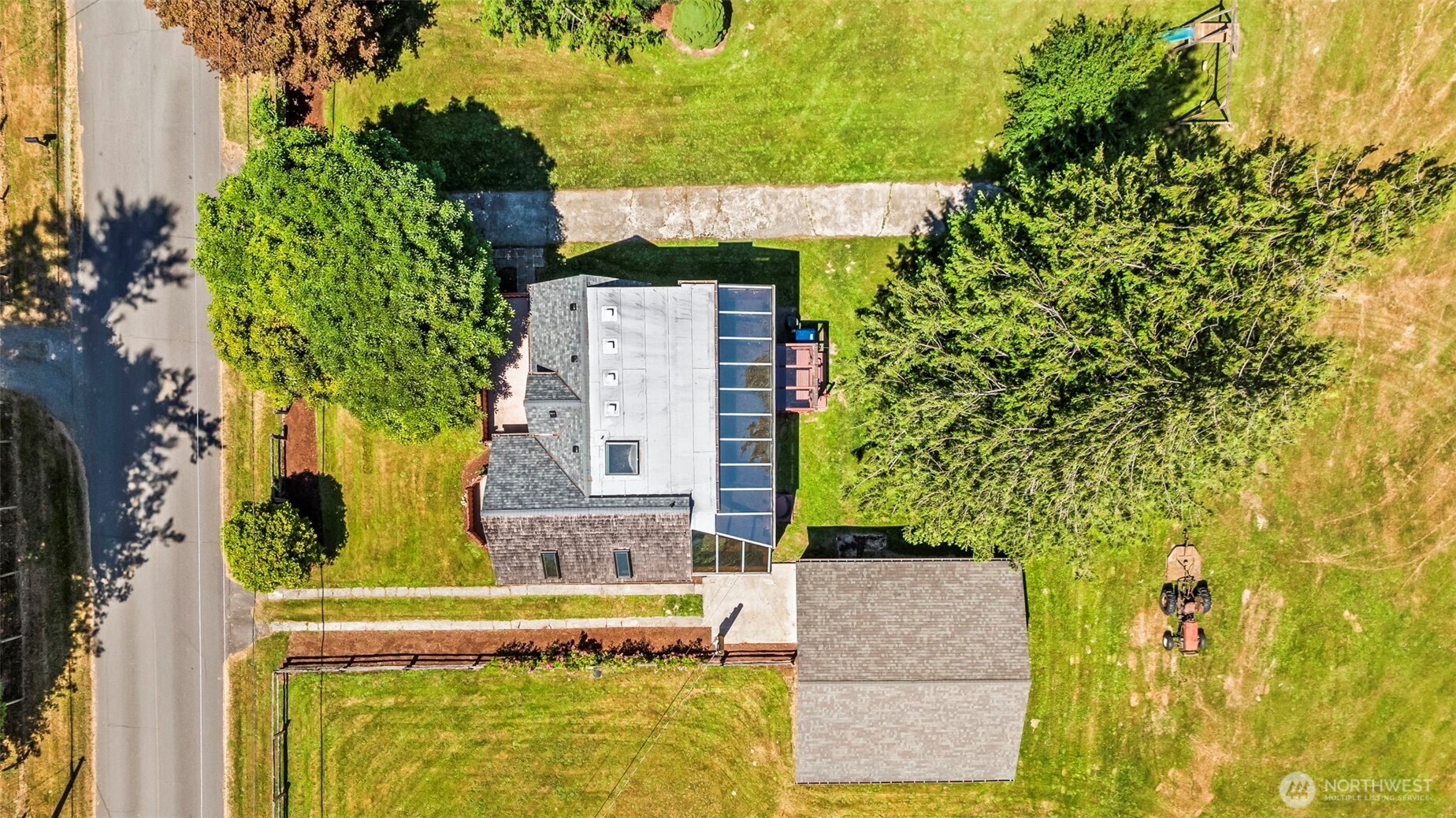 35819 Old Sultan-Startup Road Sultan, WA 98294 - Photo 35 of 40 front view of a house with a tree