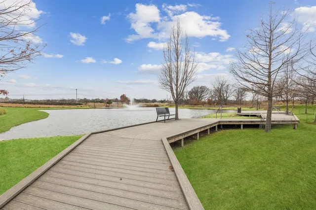 a view of a lake with houses