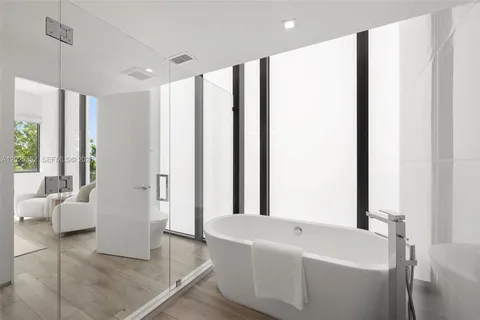 $2,499,000 | 1525 Bay Road, Miami Beach, FL 33139