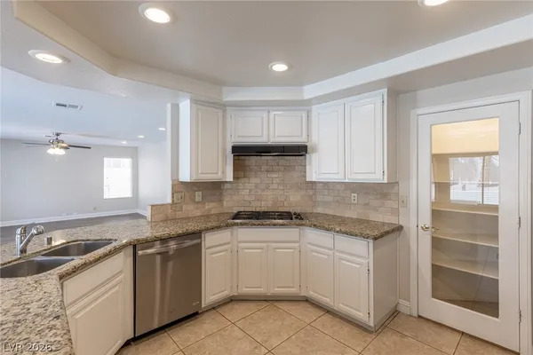 $695,000 | 9312 Angelfish Drive, Las Vegas, NV 89117