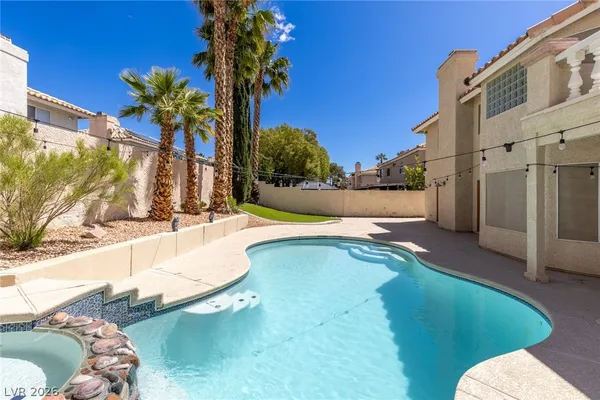$695,000 | 9312 Angelfish Drive, Las Vegas, NV 89117