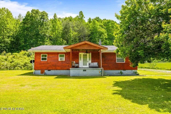 $289,900 | 4662 Baker Highway, Huntsville, TN 37756