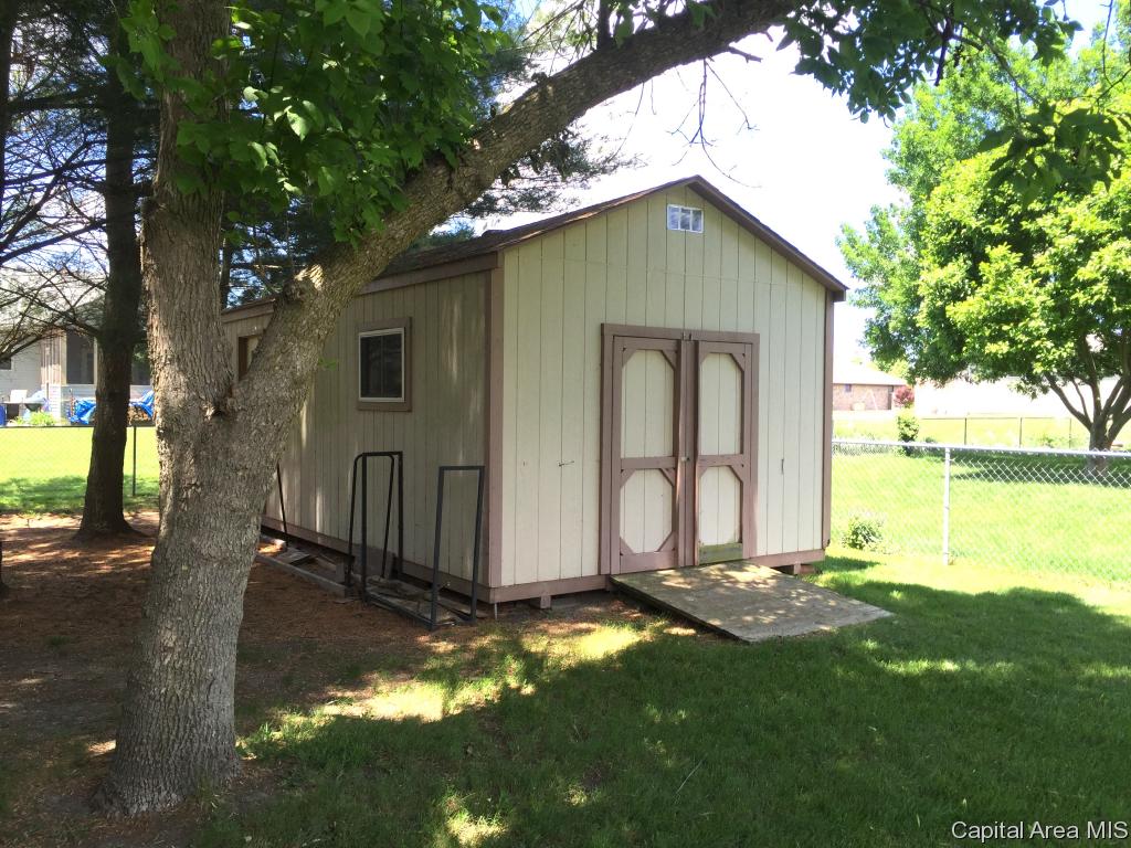 2205 West Rd Drive Springfield, IL 62711 - Photo 3 of 36