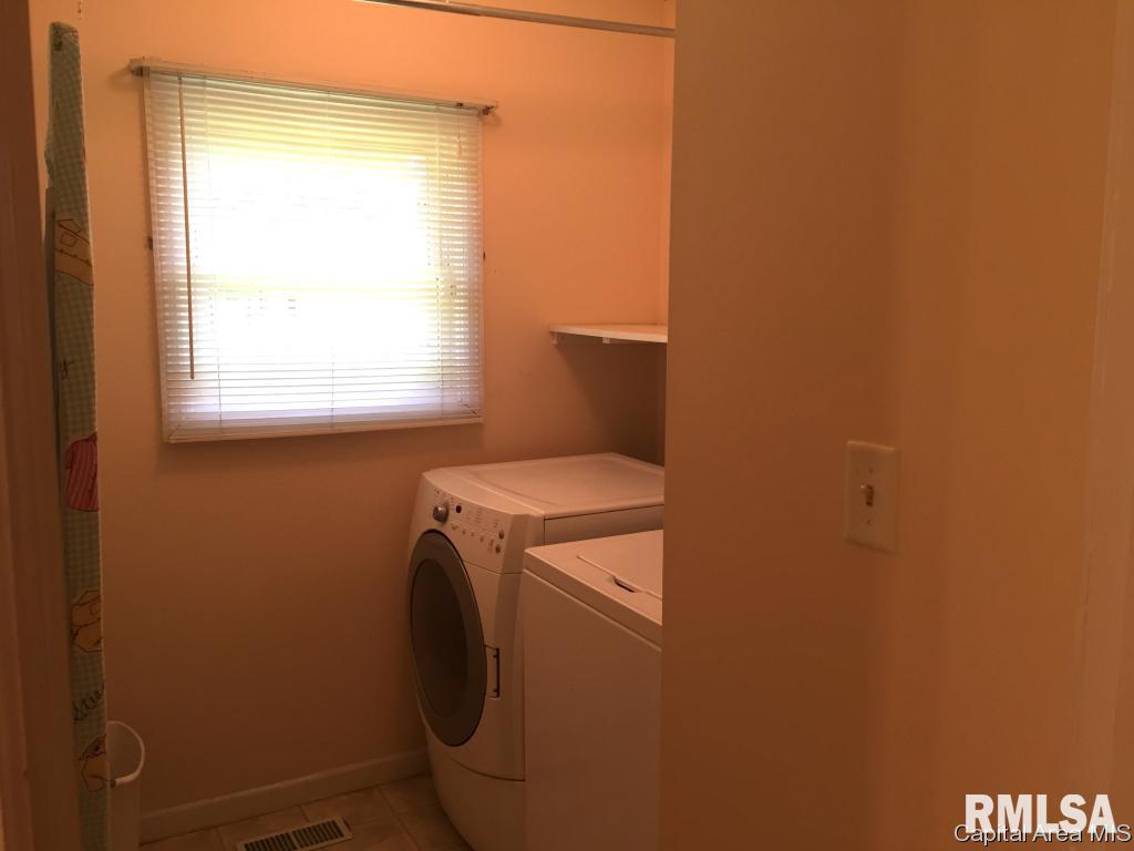 2205 West Rd Drive Springfield, IL 62711 - Photo 31 of 36