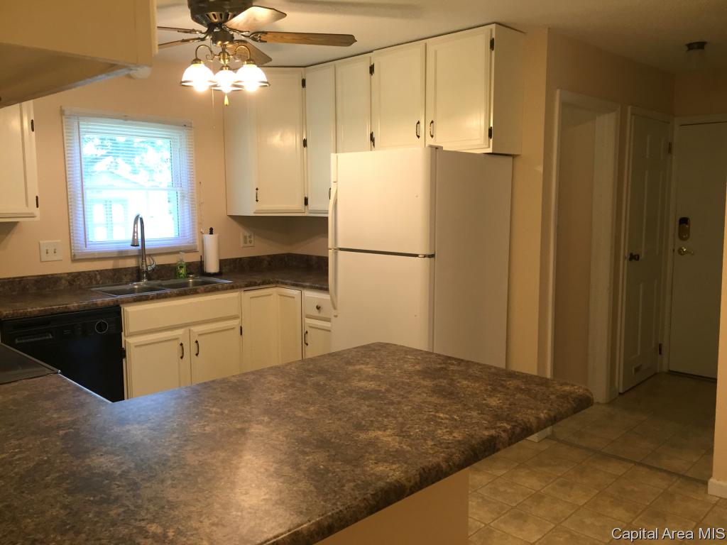 2205 West Rd Drive Springfield, IL 62711 - Photo 7 of 36