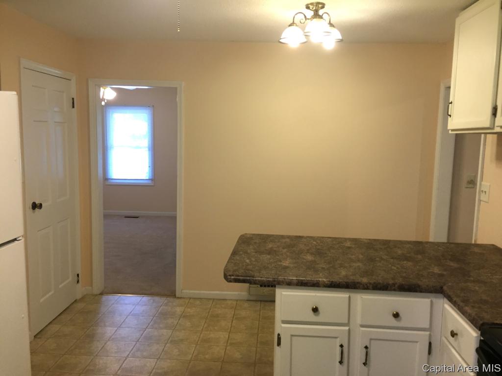 2205 West Rd Drive Springfield, IL 62711 - Photo 9 of 36