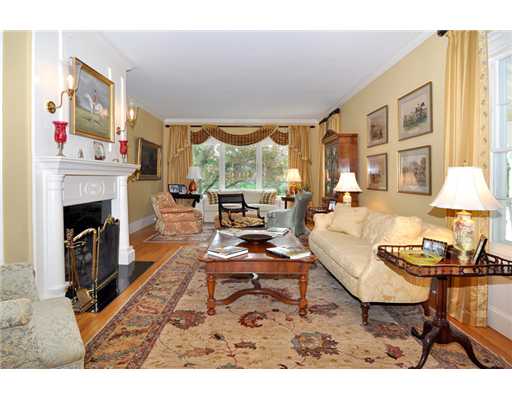 38 Nayatt Road Barrington, RI 02806 - Photo 4 of 12 Living Room.
