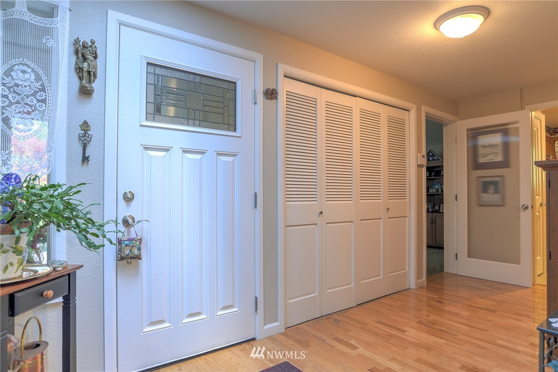 4110 Meridian Road Northeast Lacey, WA 98516 - Photo 11 of 25 Gallery Image 11