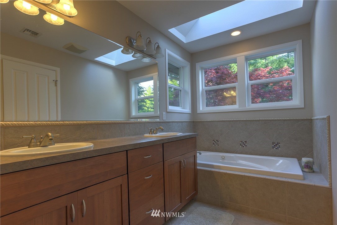 4110 Meridian Road Northeast Lacey, WA 98516 - Photo 13 of 25 Gallery Image 13
