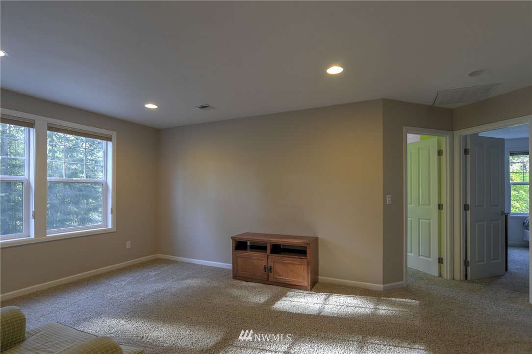 4110 Meridian Road Northeast Lacey, WA 98516 - Photo 14 of 25 Gallery Image 14