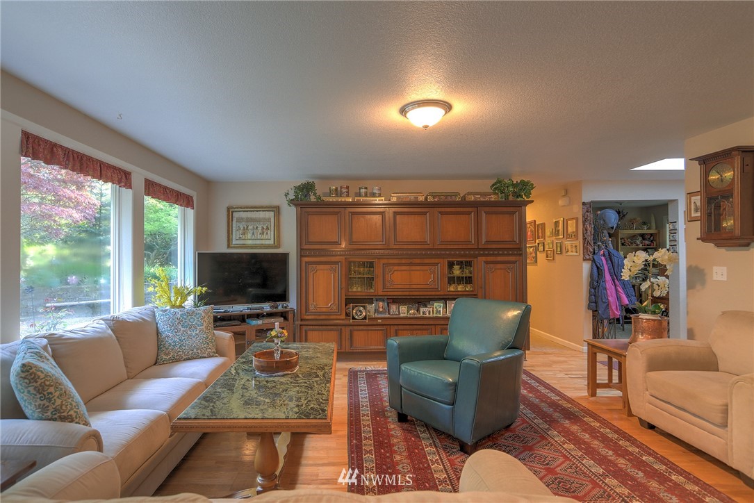 4110 Meridian Road Northeast Lacey, WA 98516 - Photo 4 of 25 Gallery Image 4