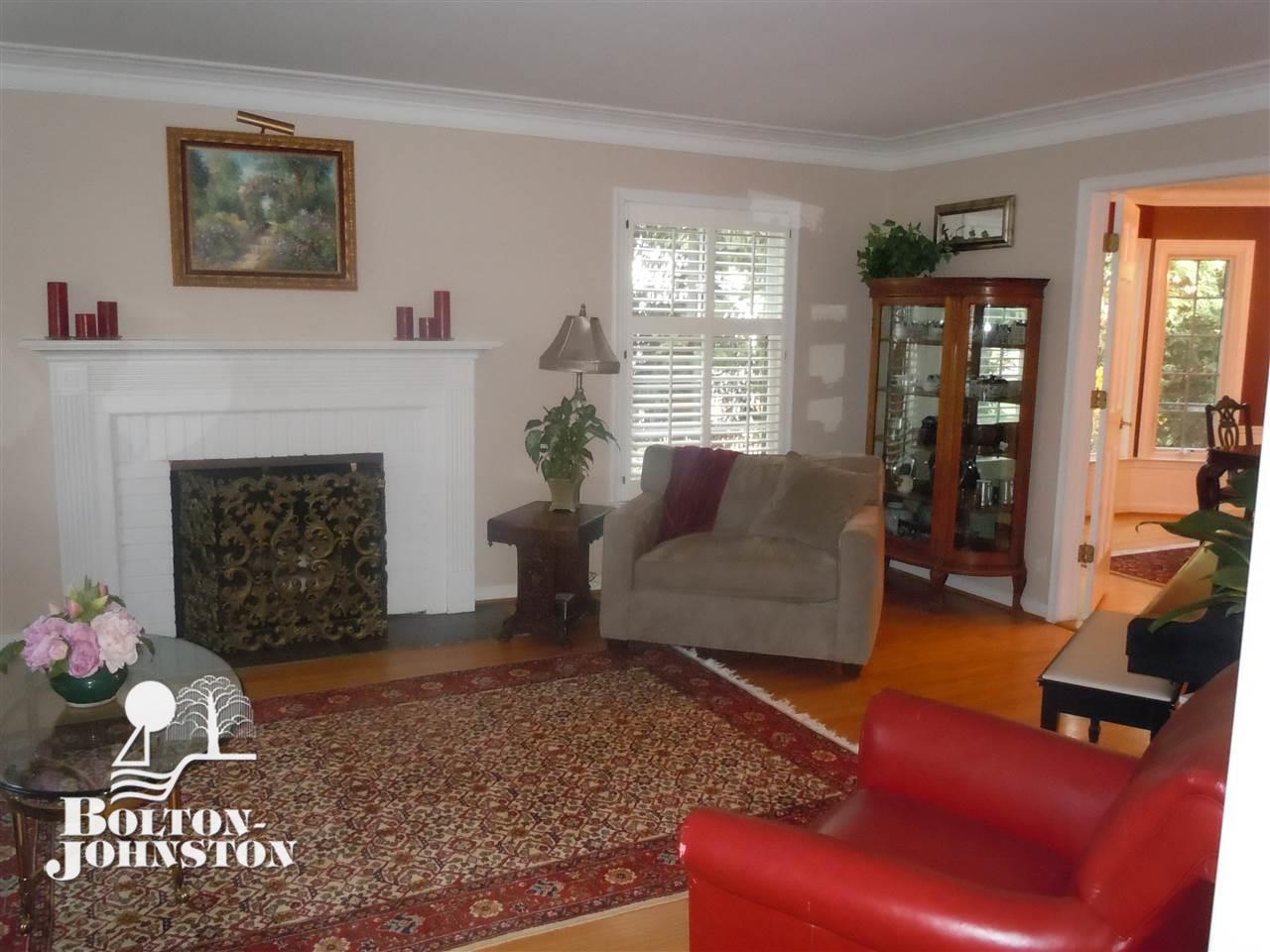 185 Merriweather Road Grosse Pointe Farms, MI 48236 - Photo 2 of 31
