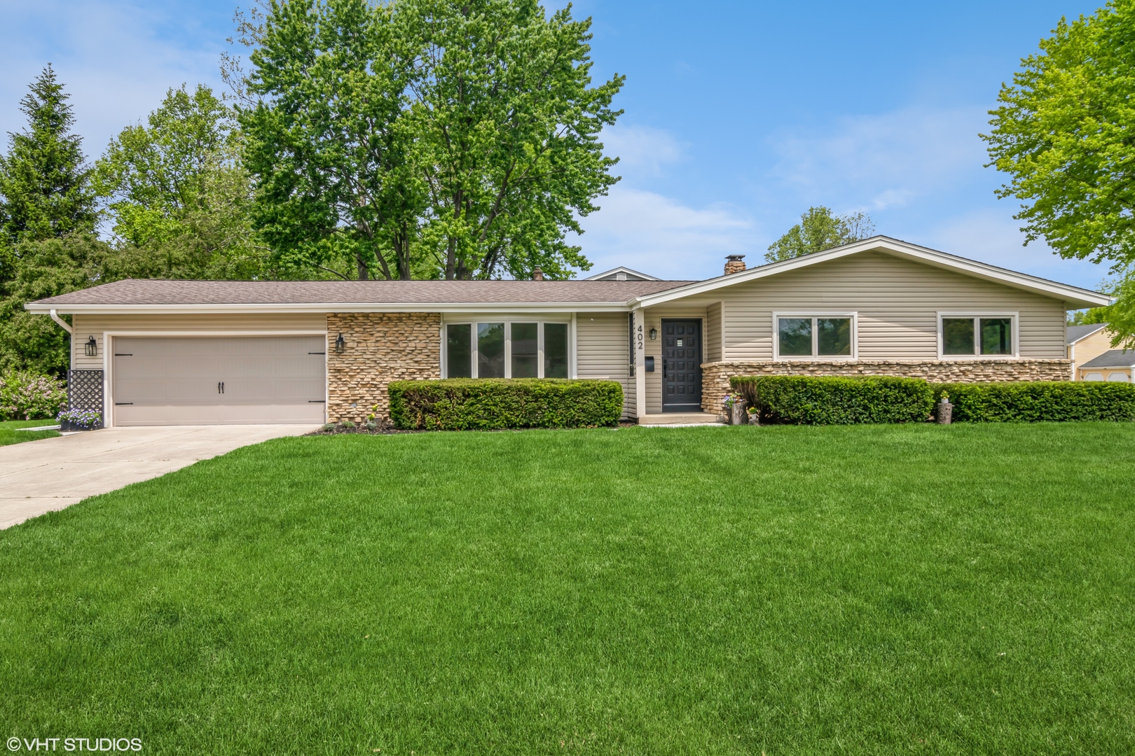 402 Surrey Road Bartlett, IL 60103 - Photo 1 of 15 Gallery Image 1