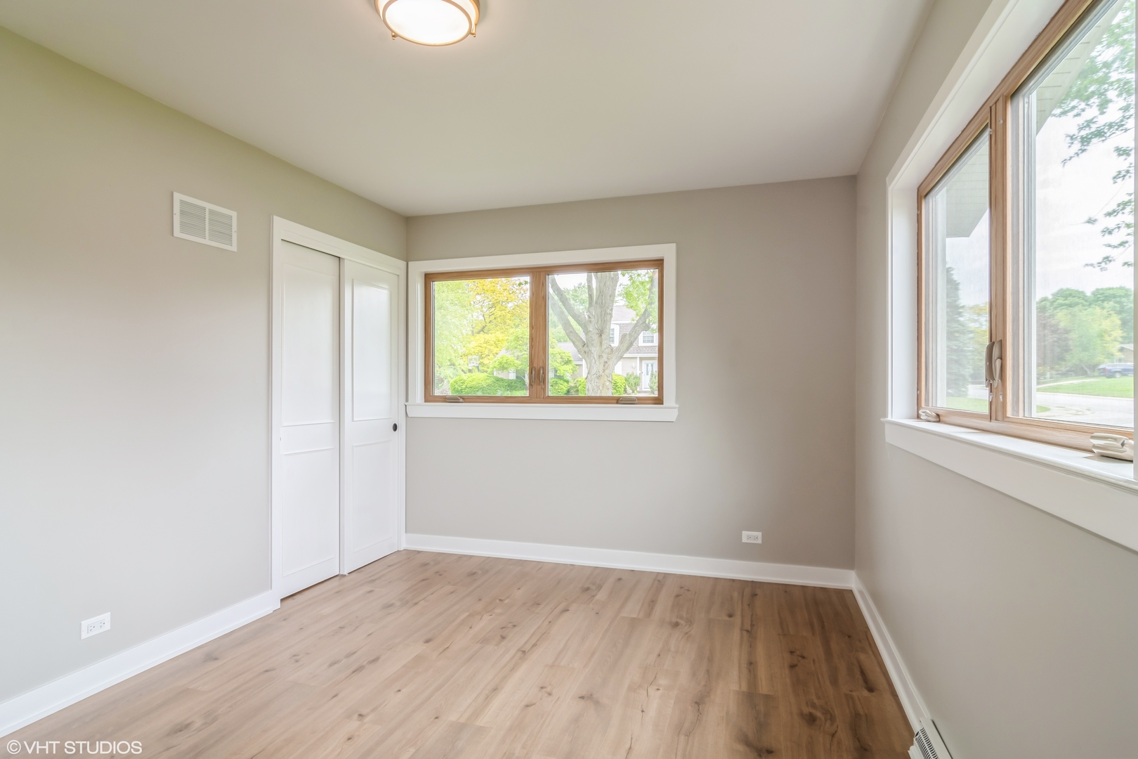 402 Surrey Road Bartlett, IL 60103 - Photo 11 of 15 Gallery Image 11