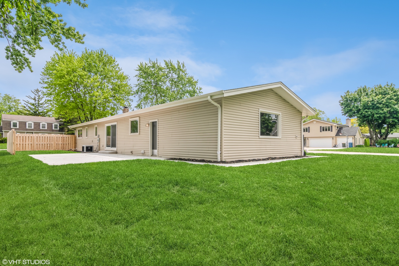 402 Surrey Road Bartlett, IL 60103 - Photo 15 of 15 Gallery Image 15