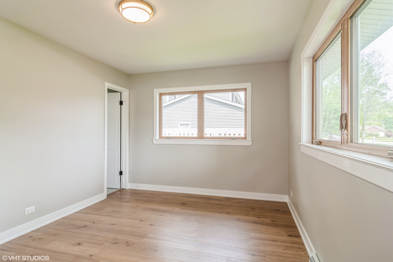 402 Surrey Road Bartlett, IL 60103 - Photo 7 of 15 Gallery Image 7