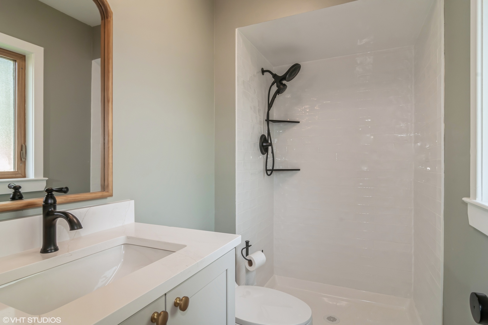 402 Surrey Road Bartlett, IL 60103 - Photo 8 of 15 Gallery Image 8