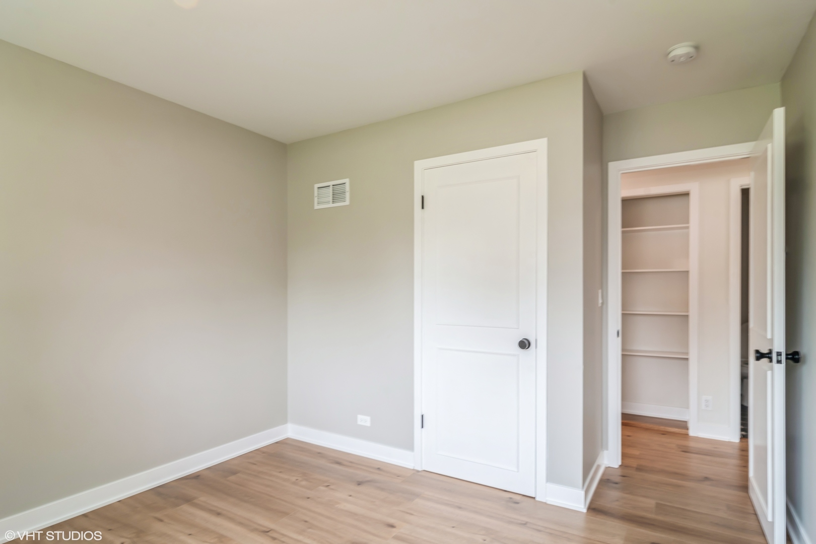 402 Surrey Road Bartlett, IL 60103 - Photo 10 of 15 Gallery Image 10