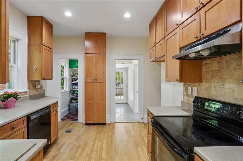 523 Candler Street Northeast Atlanta, GA 30307 - Photo 10 of 32