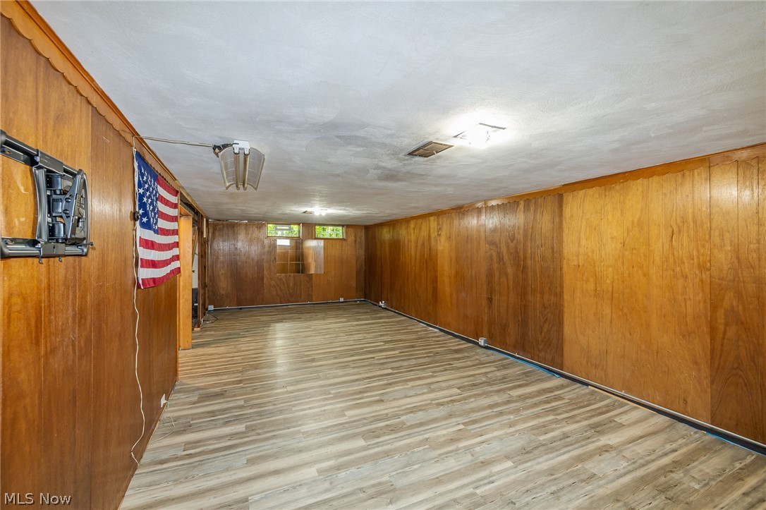 5670 Cherokee Road Cleveland, OH 44124 - Photo 26 of 37