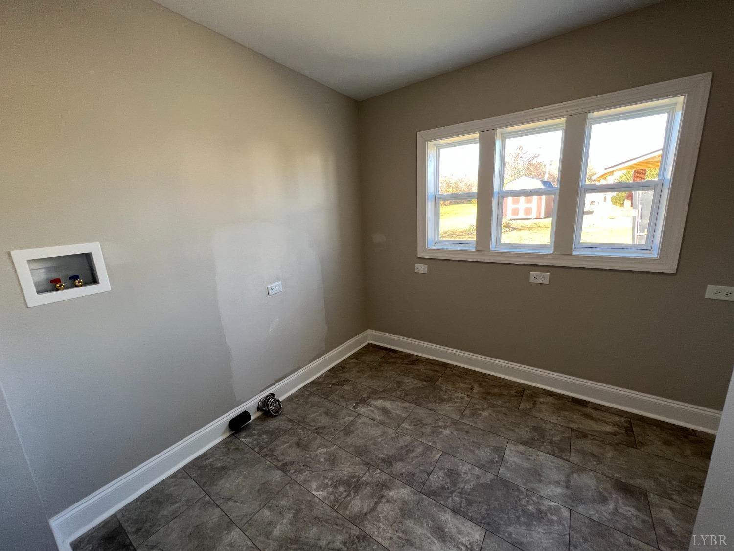 2178 Cedar Gate Road Madison Heights, VA 24572 - Photo 19 of 31 an empty room with a window