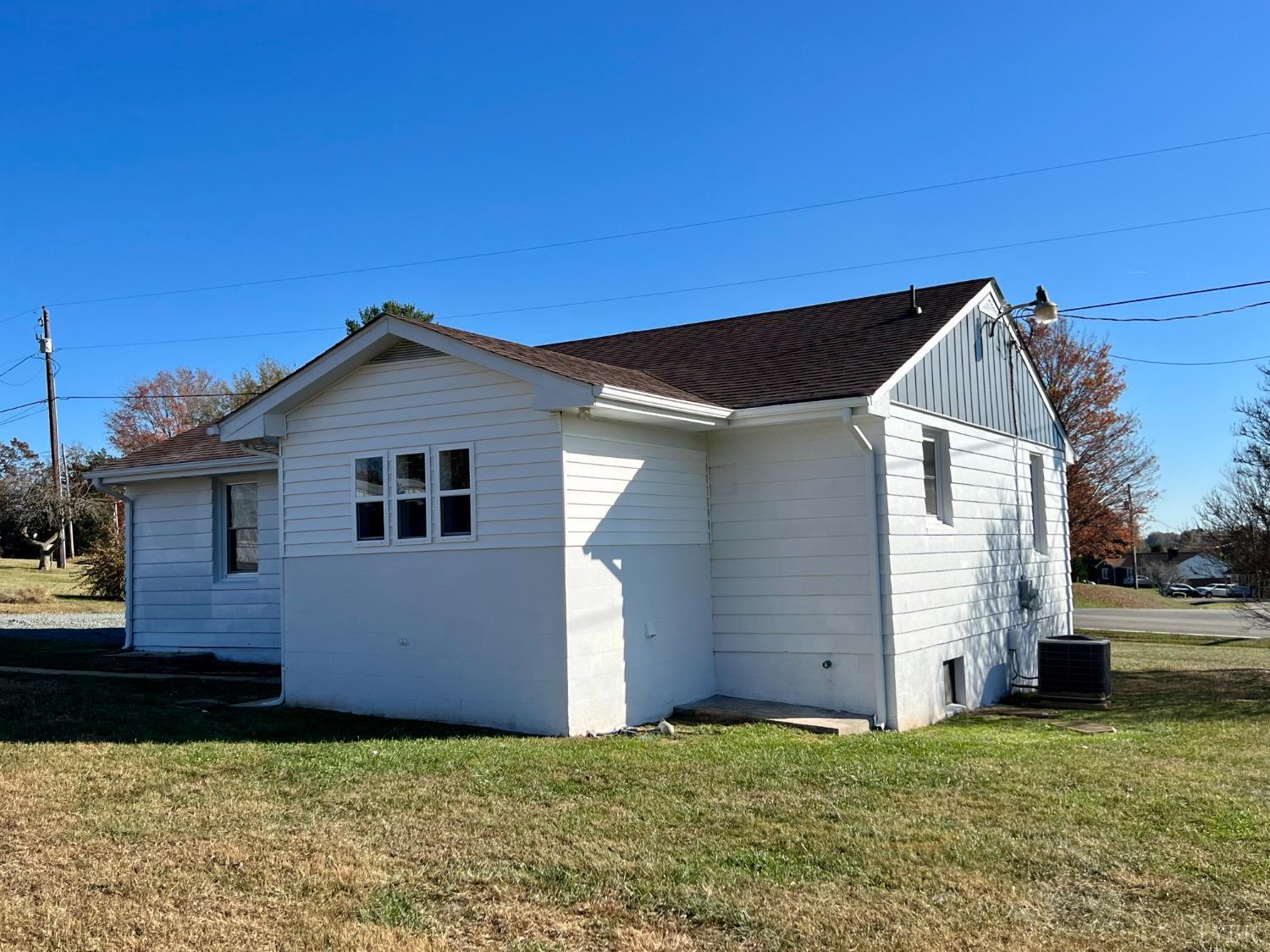 2178 Cedar Gate Road Madison Heights, VA 24572 - Photo 5 of 31 a view of a house with a yard