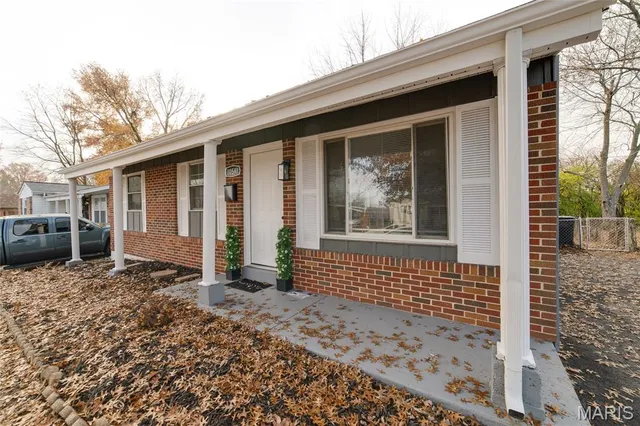 $150,000 | 10541 Castle Drive, St. Louis, MO 63136