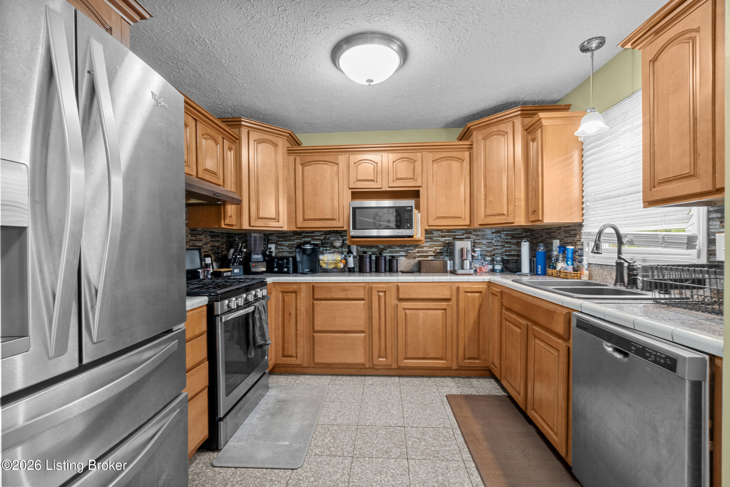 6713 Grandfield Road Louisville, KY 40258 - Photo 15 of 47 dsc04656