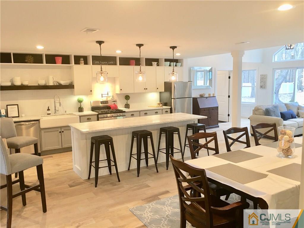 6 Quentin Road Kendall Park, NJ 08824 - Photo 5 of 12 Gallery Image 5