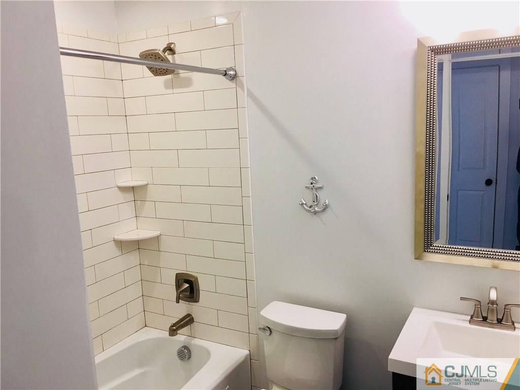 6 Quentin Road Kendall Park, NJ 08824 - Photo 7 of 12 Gallery Image 7