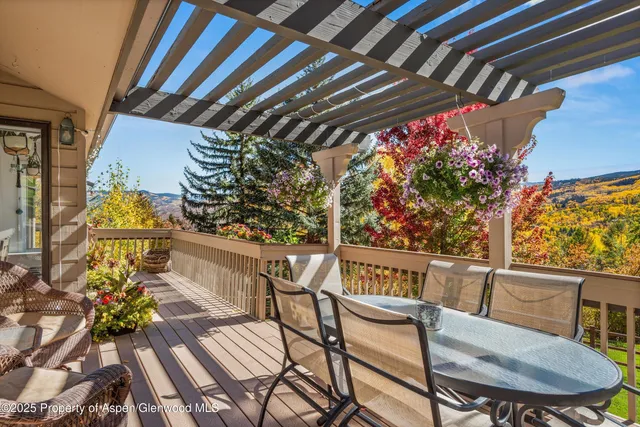 a view of a house with a garage
