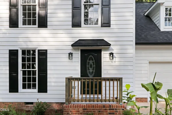 $589,000 | 1609 Falls Court, Raleigh, NC 27615