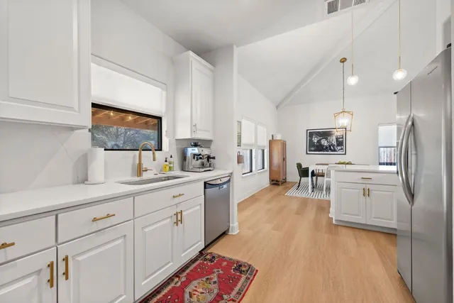 $2,900 | 1030 Daviot Drive, Spicewood, TX 78669