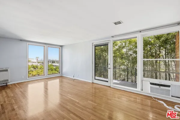 $2,793 | 1155 North Clark Street, Unit 1, West Hollywood, CA 90069