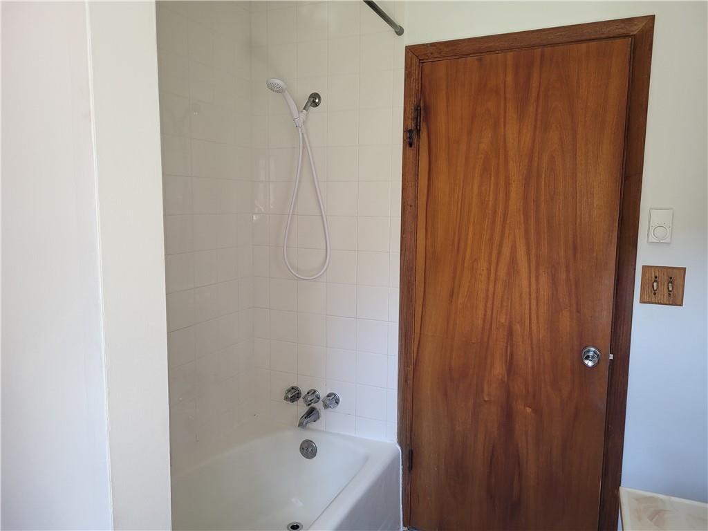 316 Bullcreek Road Butler, PA 16002 - Photo 16 of 34 ...With Shower/Tub Combo