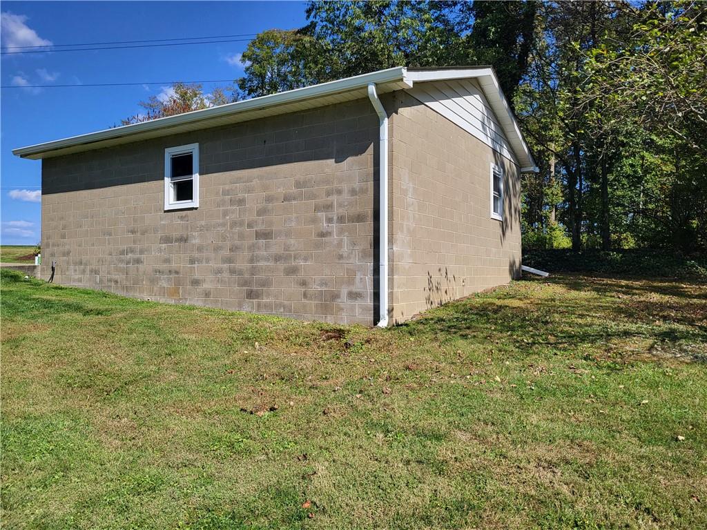 316 Bullcreek Road Butler, PA 16002 - Photo 27 of 34 Side of Garage