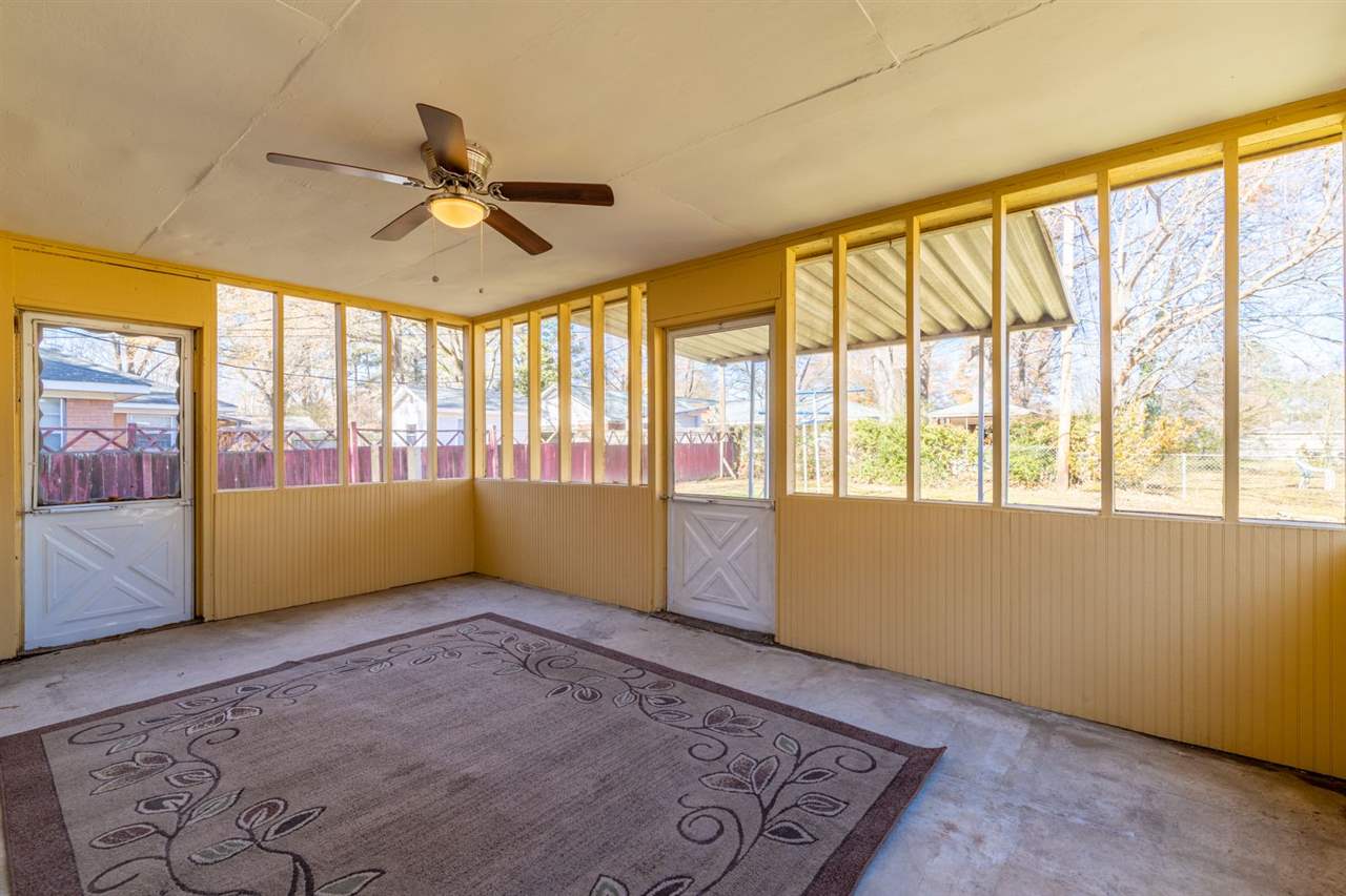 5350 Mesquite Road Memphis, TN 38120 - Photo 18 of 24 a view of an empty room with a window